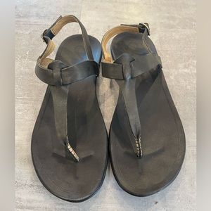 Olukai Black Leather Thong Sandals